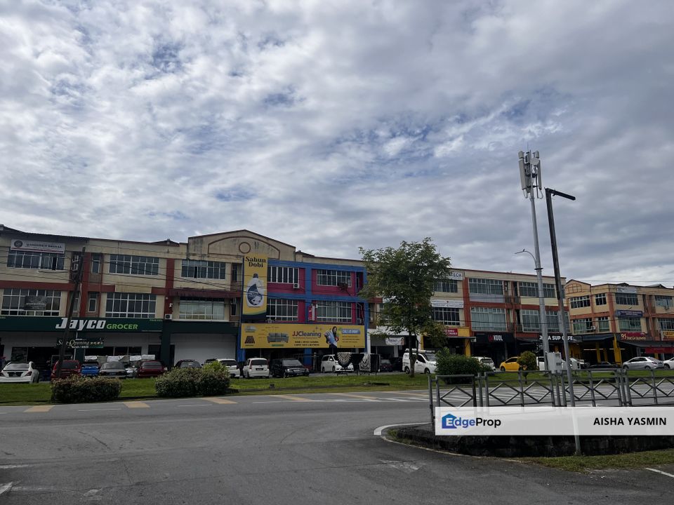 Three Storey Shophouse Facing Main Road near School at Jalan Semarak, Petra Jaya For Rent, Sarawak, Kuching
