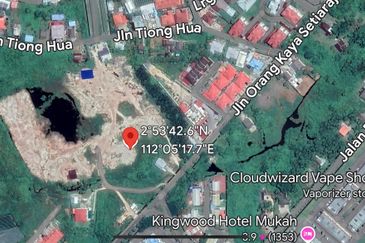 MUKAH CENTRAL Three Storey Shophouse Covered Mall at Mukah FOR SALE