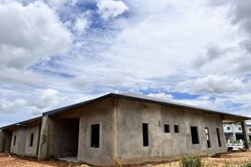 Holmes Avenue @Matang