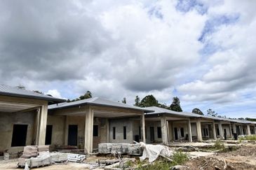 Holmes Avenue @Matang