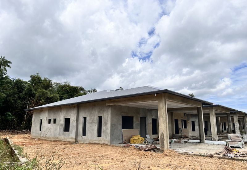 Holmes Avenue @Matang