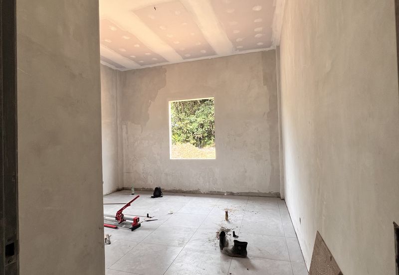 Holmes Avenue @Matang