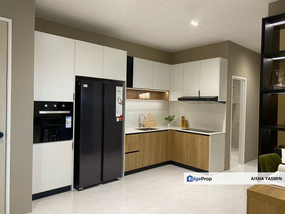 THE CHARLOTTE Short Walk to ART station at Pemding for Sale, Sarawak, Kuching