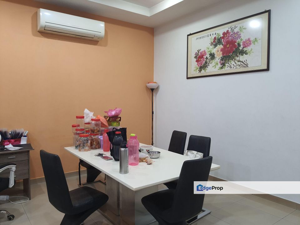 Taman Prima Tropika, Seri Kembangan, 2 storey Intermediate Terraced House for sale, Selangor, Seri Kembangan