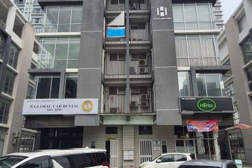 Pusat Komersial Equine