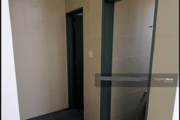 Pusat Komersial Equine