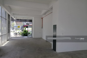 Pusat Komersial Equine