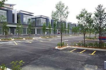 Pusat Komersial Equine