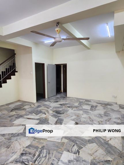 Taman Equine, Seri Kembangan, 2.5 storey Intermediate Terraced House for sale at Tmn Putra Permai , Selangor, Seri Kembangan