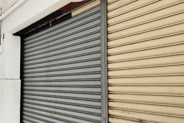 Corner Unit Small Warehouse Storage Shop Taman Kinrara Town Oug Puchong Jaya Old Klang