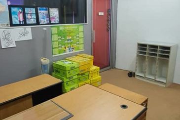 Subang jaya, Subang Jaya USJ 21, Main Place Corner Shop for sale