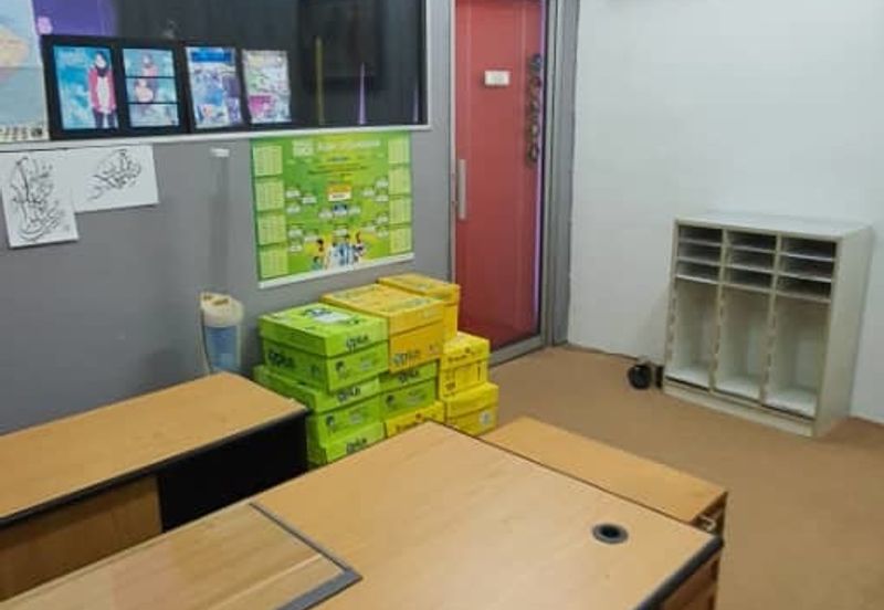 Subang jaya, Subang Jaya USJ 21, Main Place Corner Shop for sale