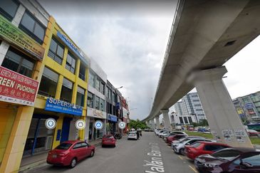 Puchong LDP 3 storey shop lot for sale, good ROI, Stable tenant