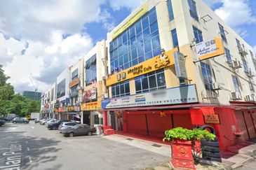 Bandar Puteri Puchong Ground floor shop for rent
