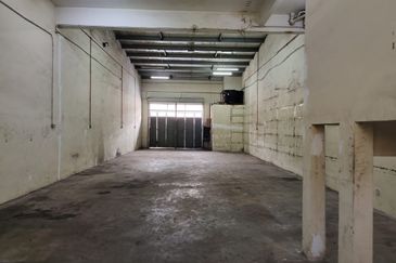 Taman Kinrara Industrial Park, Puchong, Taman Kinrara Seksyen 5 1.5 sty factory for rent