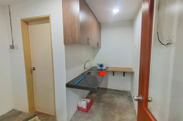 Taman Kinrara Industrial Park, Puchong, Taman Kinrara Seksyen 5 1.5 sty factory for rent