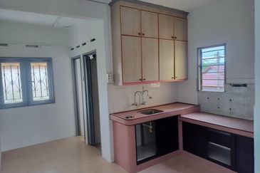 TAMAN BUKIT SENJUANG