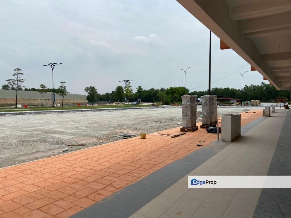 Face Main Road, Impian Prisma, Alam Impian, Kota Kemuning, Selangor, 