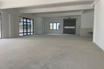 BEST LOCATION, FIRST FLOOR Face Main Road, Impian Prisma, Alam Impian, Kota Kemuning