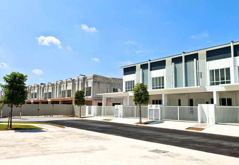 Seremban 2 Tingkat Rumah Baru - 15min ke Station Komuter Terdekat dalam waktu puncak