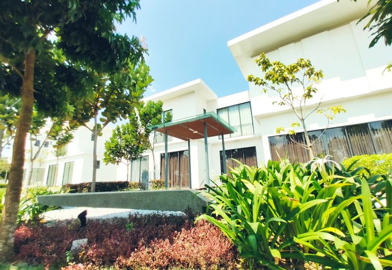 Seremban 2 Storey Bungalow Resort Villa next to NS Largest Country Club