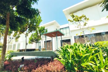 Seremban 2 Storey Bungalow Resort Villa next to NS Largest Country Club