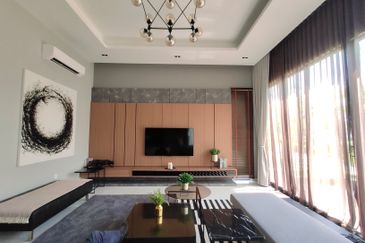 Seremban 2 Storey Bungalow Resort Villa next to NS Largest Country Club