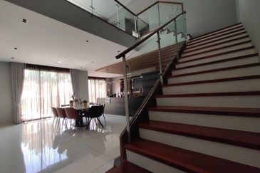 Seremban 2 Storey Bungalow Resort Villa next to NS Largest Country Club