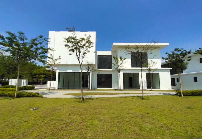 Seremban 2 Storey Bungalow Resort Villa next to NS Largest Country Club