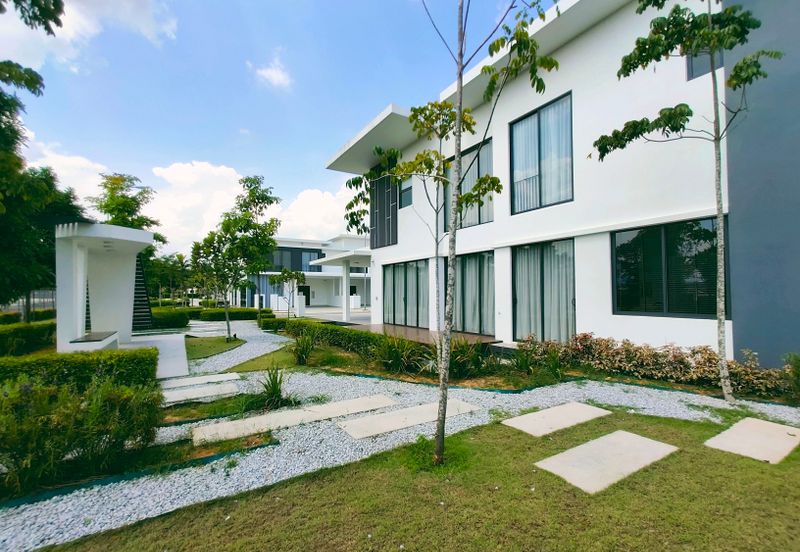 Seremban 2 Storey Bungalow Resort Villa next to NS Largest Country Club