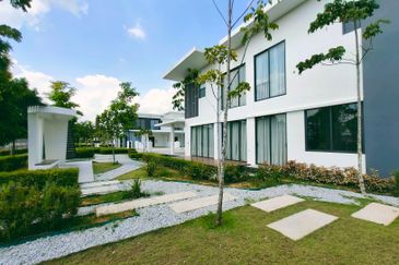 Seremban 2 Storey Bungalow Resort Villa next to NS Largest Country Club