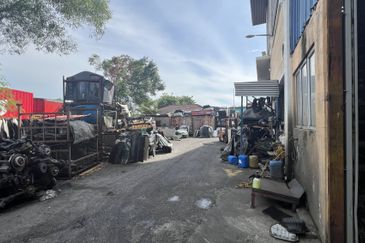 Jalan Bukit Kemuning