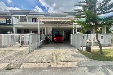 Evira @ Warisan Puteri