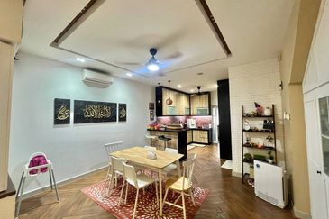 Evira @ Warisan Puteri