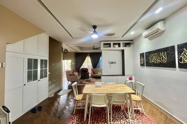 Evira @ Warisan Puteri