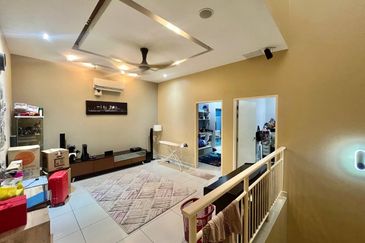 Evira @ Warisan Puteri