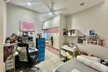 Evira @ Warisan Puteri