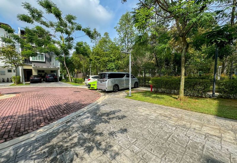 Symphony Hills Schumann