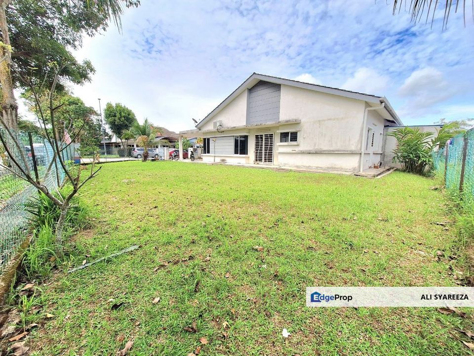 Kampung Lombong Seksyen 29 Shah Alam 2 Storey Semi Detached house for sale, Selangor, Shah Alam