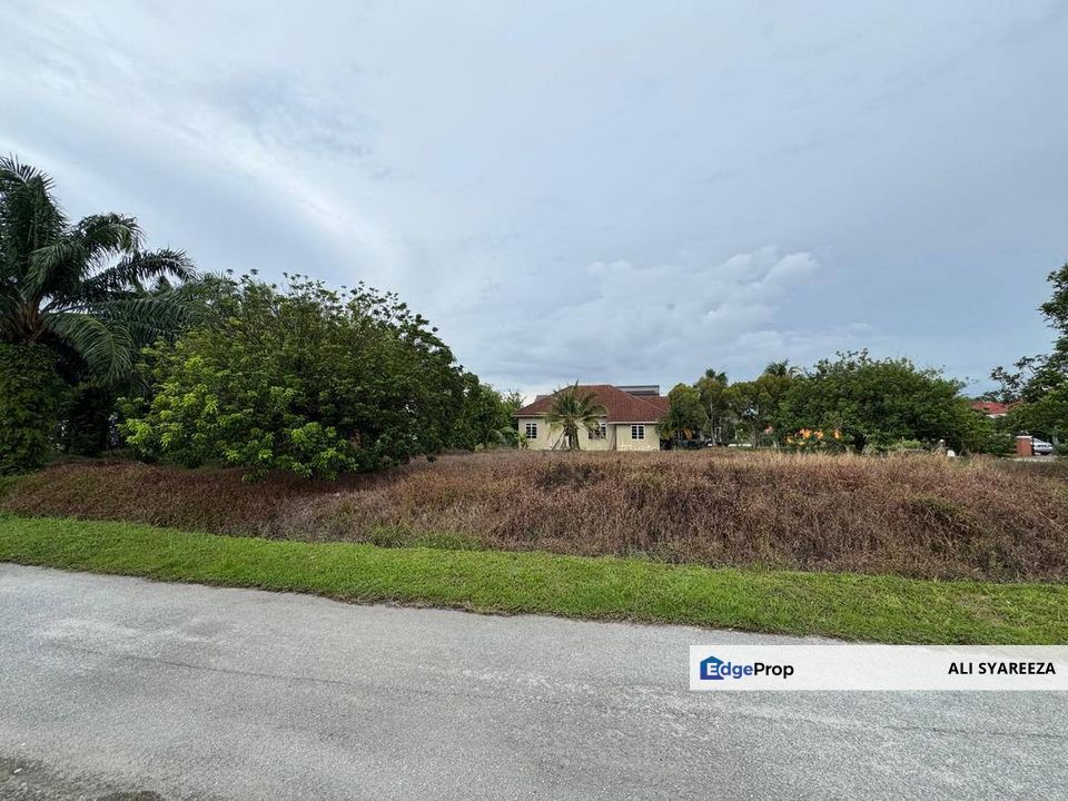 Kampung Endah Banting Tanah Lot Banglo Geran individu for sale, Selangor, Banting