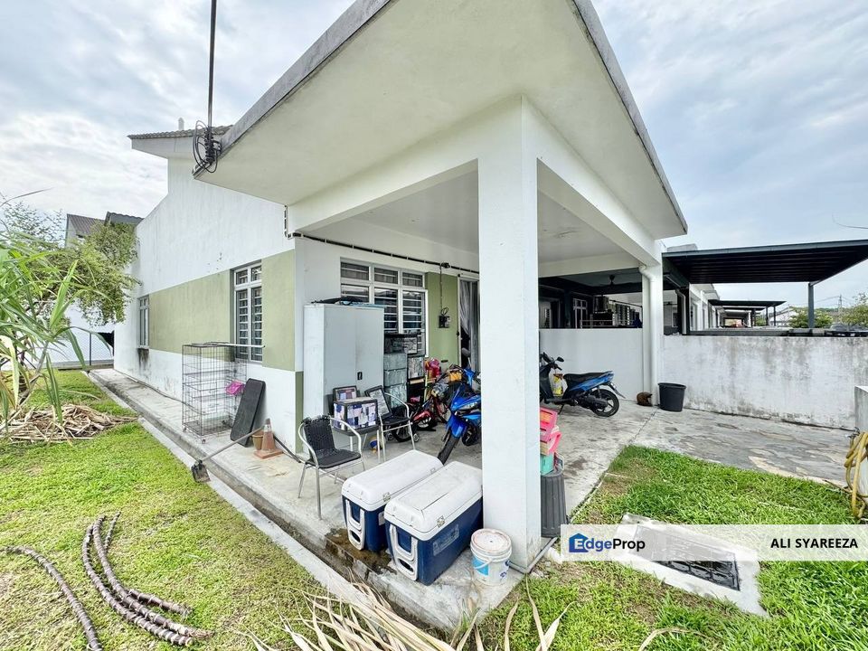 Taman Salak Lestari Sepang Single storey terrace house endlot for sale, Selangor, Sepang