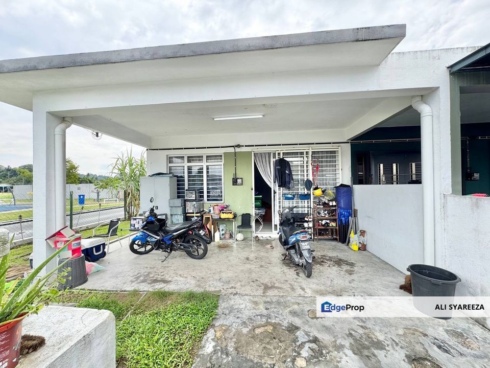Taman Salak Lestari Sepang Single storey terrace house endlot for sale, Selangor, Sepang
