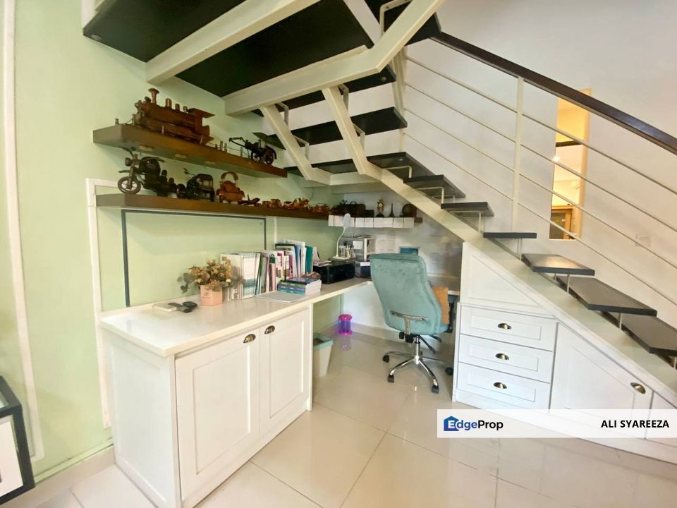 PADANG JAWA Seksyen 16 Shah Alam Two and half storey terrace house for sale, Selangor, Shah Alam