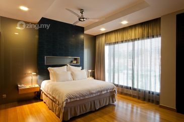 Rafflesia @ The Hill