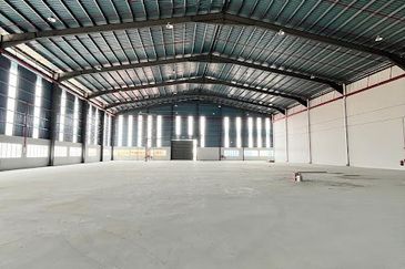 West Port, Pulau Indah