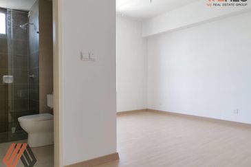 Gravit8 @ Klang South