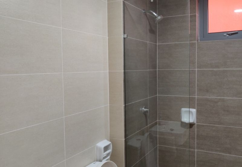 Gravit8 @ Klang South