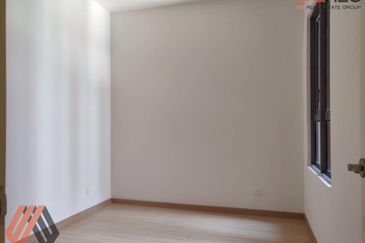 Gravit8 @ Klang South