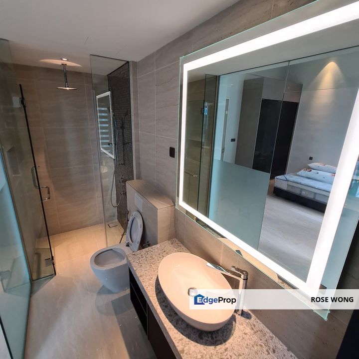 Cheap! Cheap! Cheap! Short Walk to LRT Station & Twin Tower! Prime Location! Luxury Lifestyle!, Kuala Lumpur, KL City