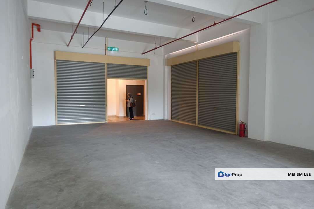 Ground Floor End Lot Retail Shop-Office @ De Centrum Mall, Kajang , Selangor, Kajang